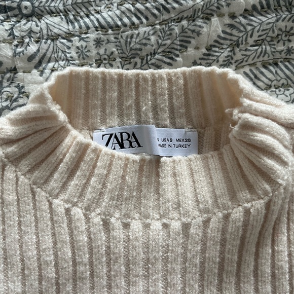 Ribbed Cropped White/Cream Zara Sweater - Picture 2 of 4